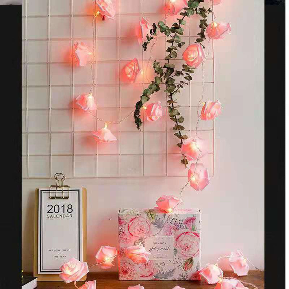 Rose Blossom Strings Lamp